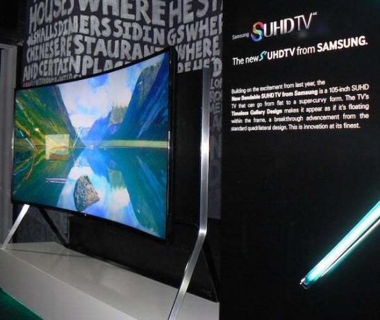 Samsungin 105 tuuman taivutettava SUHD-televisio