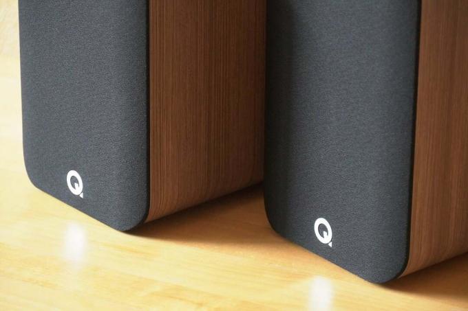 Логотипы Q Acoustics 5020