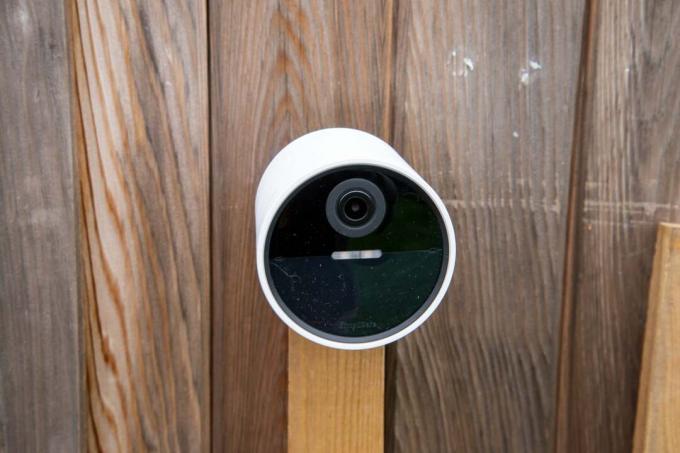 Преглед на безжична външна охранителна камера SimpliSafe