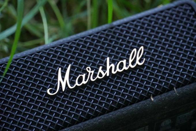 Marshall Emberton II altın logosu