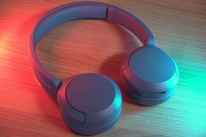 Η Amazon έχει μειώσει κατά 42% την τιμή αυτών των ακουστικών Sony on-ear