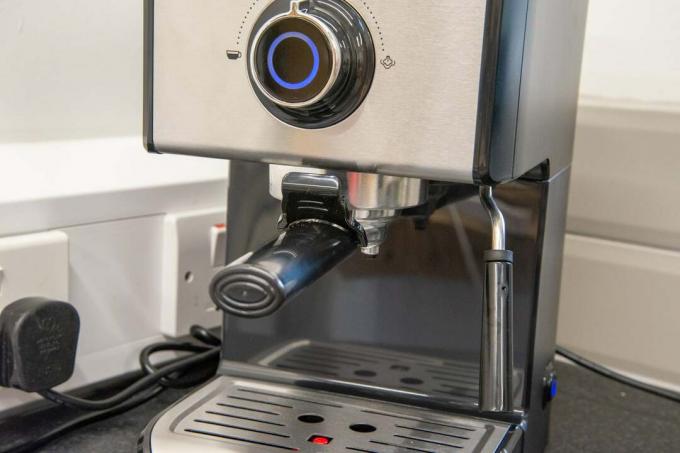 Skupinová rukojeť kávovaru Beko Espresso CEP5152