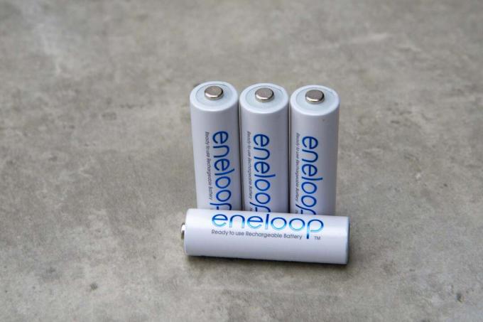 Eneloop AA jedna batéria ležiaca