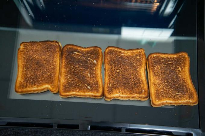 Hotpoint SI9S8C1SHIXH toast test