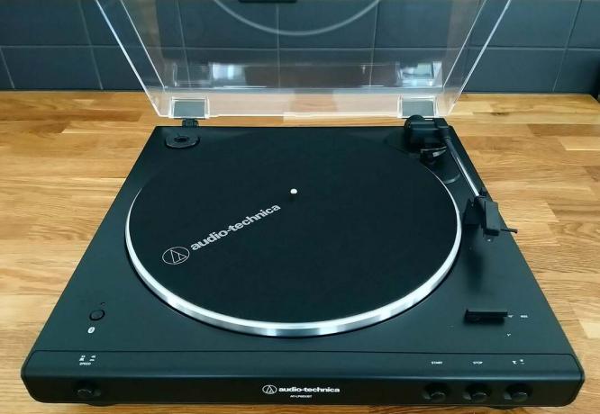 „Audio-Technica“ AT-LP60XBT