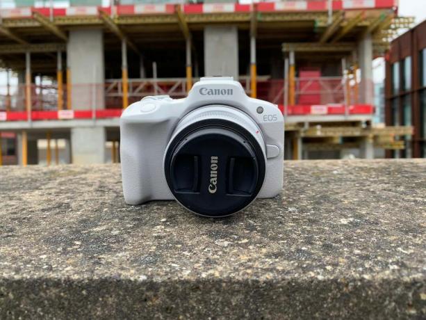 Преглед на Canon EOS R50