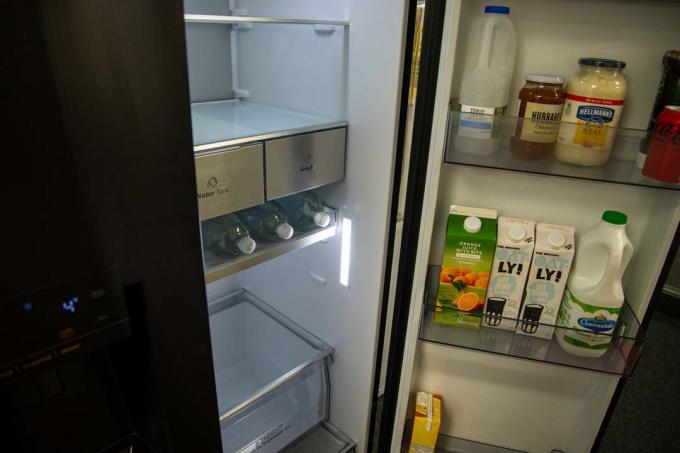 Sezione frigorifero Hisense RS818N4TFE