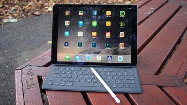 Tastatură inteligentă Apple pentru iPad Pro 7