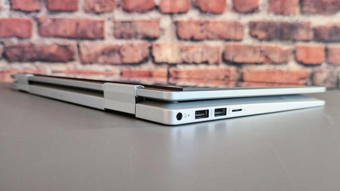 HP Pavilion x360 - Menteşeler ve USB-A