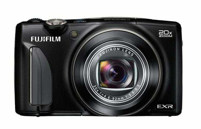 Pohled zepředu na Fujifilm F900EXR