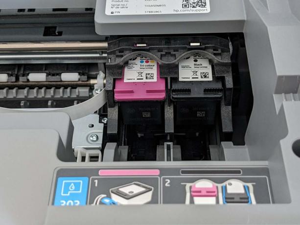 प्रिंटर के अंदर कार्ट्रिज पर एक नजर