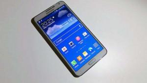 Samsung Galaxy 3. piezīme - akumulatora darbības laiks, zvanu kvalitāte un sprieduma pārskatīšana