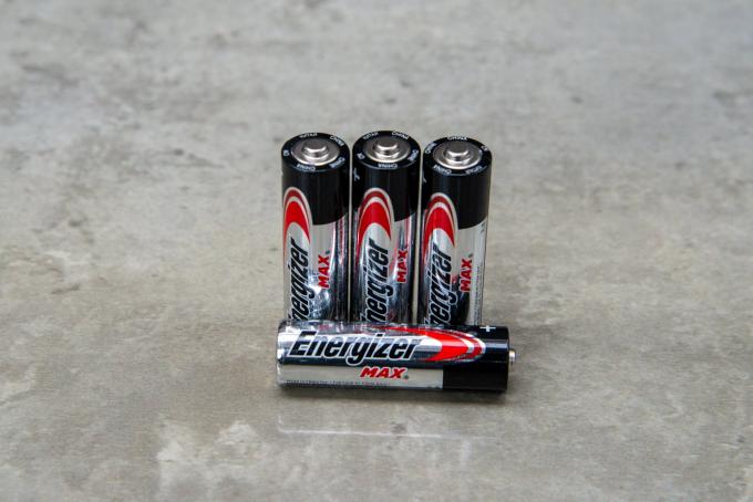 Energizer Max AA една батерия в легнало положение