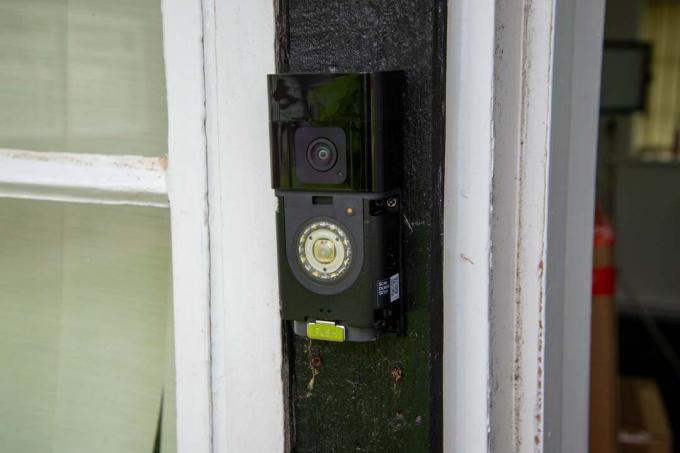 Ring Video Doorbell Plus asennettuna