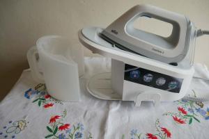 Braun CareStyle 3 IS 3042 WH Steam Generator Iron Review