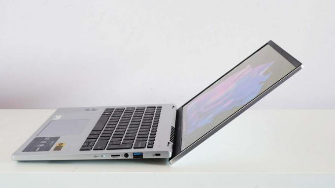Lateral - Acer Swift Go 14