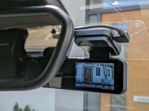 Caméra de tableau de bord Miofive 4K UHD installée