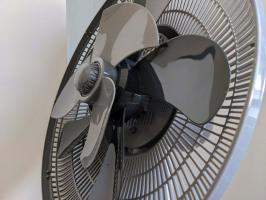 Ventilátory vs klimatizace – která je nejlepší?