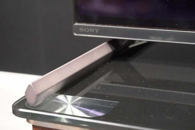 Sony A80L Pieds en profil bas