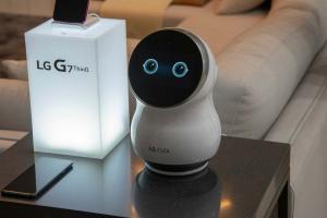 LG CLOi robotları - sevimli kişisel asistanlardan endüstriyel zemin bakımına