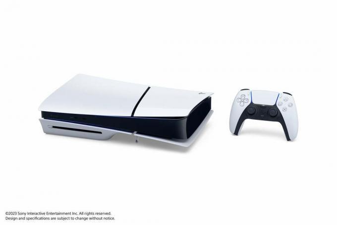 PS5 Slim a DualSense mellett
