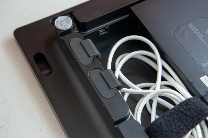 Рамка за карти Sonos и Ikea Symfonisk с прибрани гумени крачета за Wi-Fi високоговорител