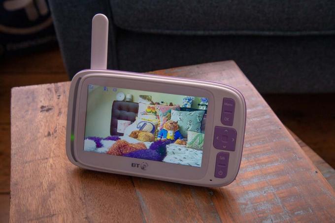 BT Smart Baby Monitor 5 hüvelykes képernyőhőssel
