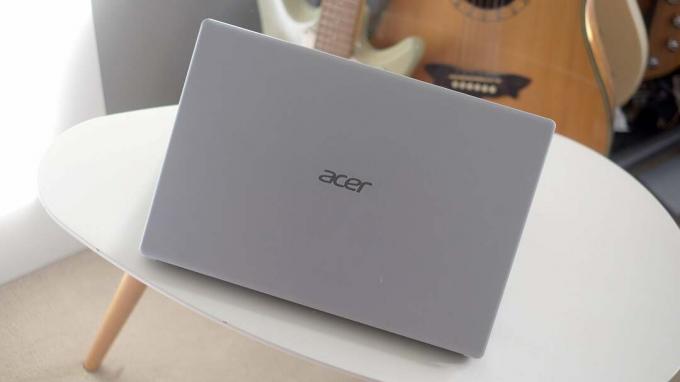 Hõbedane välimus muudab Aspire 3 rohkem stiilipõhiseks tarbija sülearvutiks
