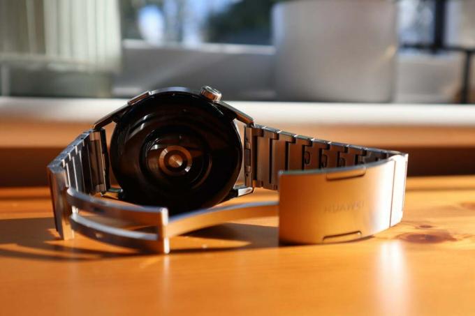 Den bakåtvända pulsmätaren på Huawei Watch GT 3