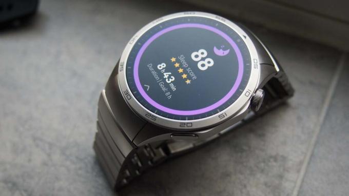 Paket črnega petka Huawei Watch GT 4 je lahka zmaga