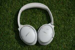 Αποκτήστε τα ακουστικά Bose QuietComfort 45 ANC με έκπτωση 33%.
