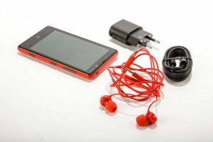 Nokia Lumia 820 - mūzikas, video, akumulatora darbības laika un kameru apskats