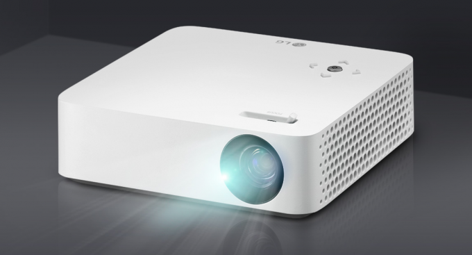 Novi 100-palčni projektor LG CineBeam nižji začetni nivo, vendar ne pričakujte 4K