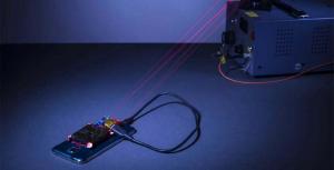 Tulevaseid nutitelefone võiks laadida freakin 'laserid