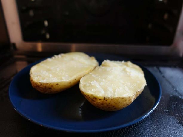 Panasonic NN-CS89LBBPQ kombinovaná mikrovlnná rúra Iba pečené zemiaky v mikrovlnnej rúre