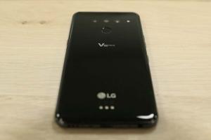 LG V50: n akunkesto: odotettua parempi