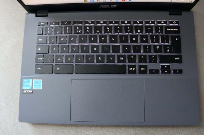 कीबोर्ड और ट्रैकपैड - आसुस क्रोमबुक प्लस CX34