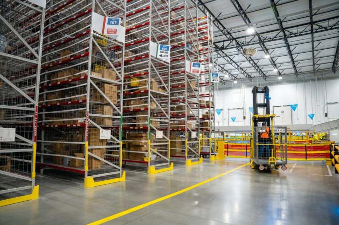 Amazon ingin membunuh barcode dengan robot