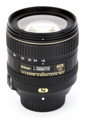 Nikon-AF-S-DX-Nikkor-16-80mm-f2.8-4E-ED-VR-top