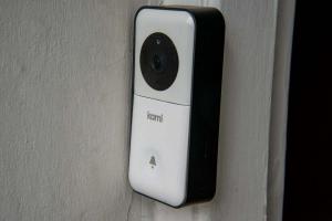 Kami uksekella kaamera ülevaade: taskukohane uksekell, millel on mõned lisafunktsioonid