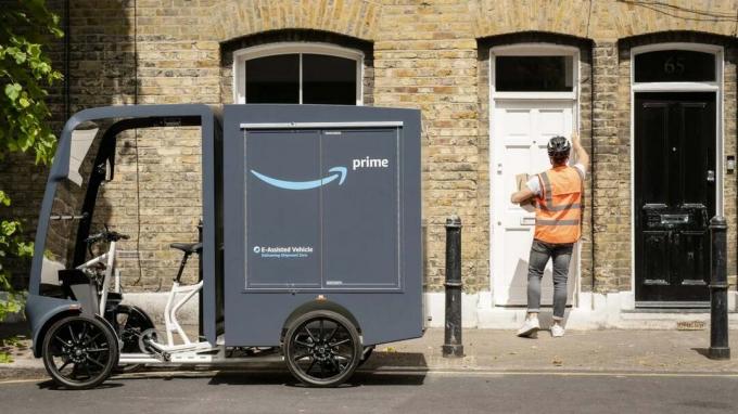 Amazon ajoute des vélos électriques, des camionnettes et de bons posties à l'ancienne à la flotte de Londres