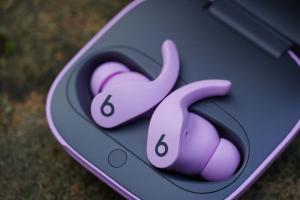 Beats Fit Pro vs AirPods Pro: Jaká sluchátka byste si měli koupit?