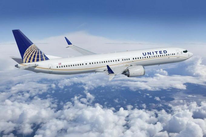 „United Airlines“ įgalins „Bluetooth“ ausines filmams skrydžio metu