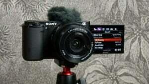 Amazon ha sottratto il 27% di sconto sulla videocamera per vlogging Sony ZV-E10