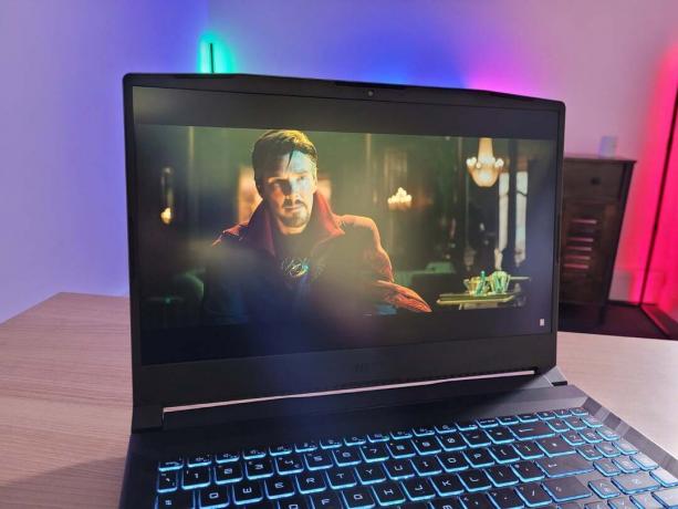 MSI Pulse GL66 skærm med Doctor Strange