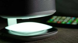 Transforme seus alto-falantes Sonos em lâmpadas de mesa enquanto carregam