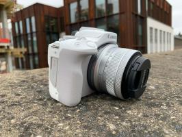 Преглед на Canon EOS R50