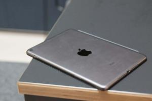 „iPad Mini 5“ apžvalga: galinga mini planšetė