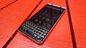 BlackBerry KeyOne - Akun kesto ja tuomion tarkistus