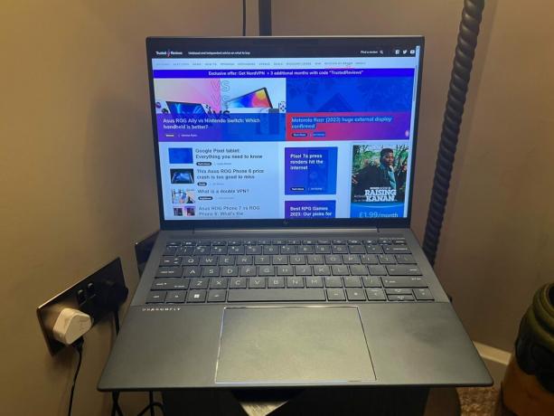 Laptop HP Dragonfly G4